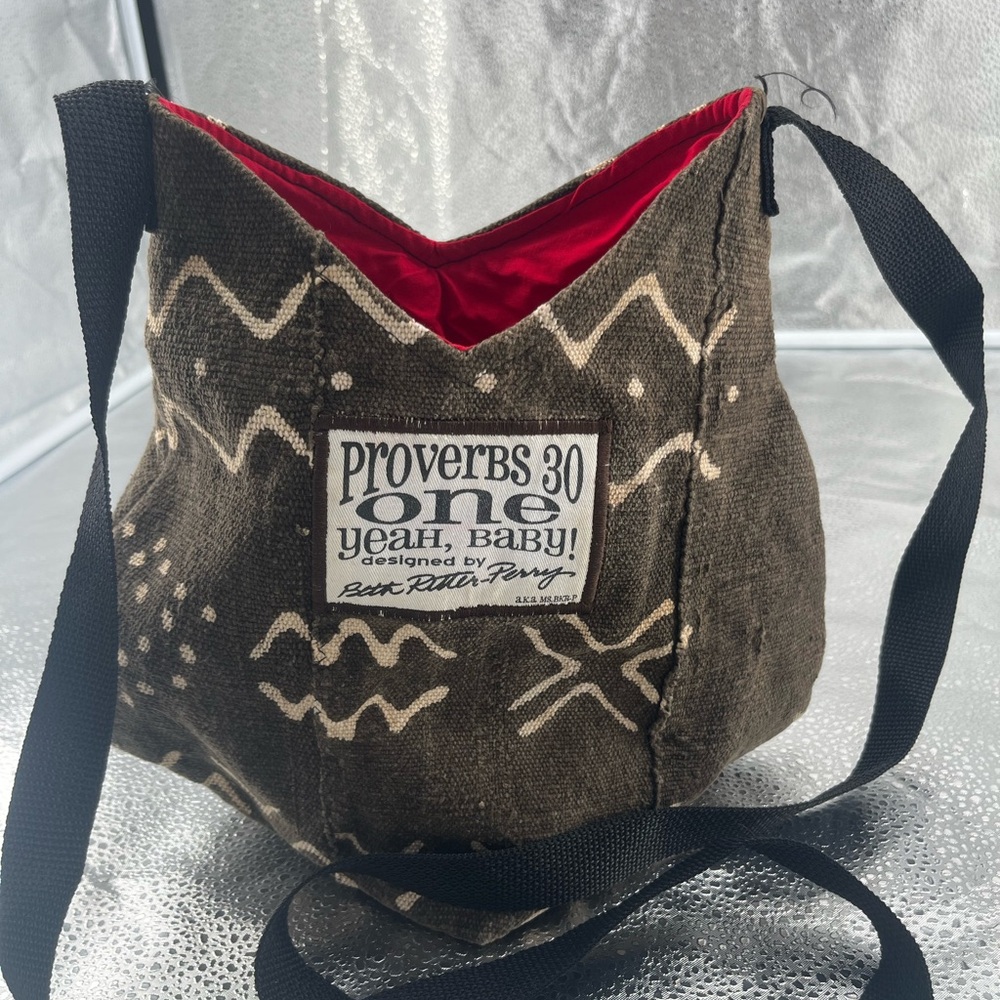 Beth Ritter-Perry PROVERBS 30 One Yeah Baby African Mudcloth Crossbody Bag - Picture 3 of 14